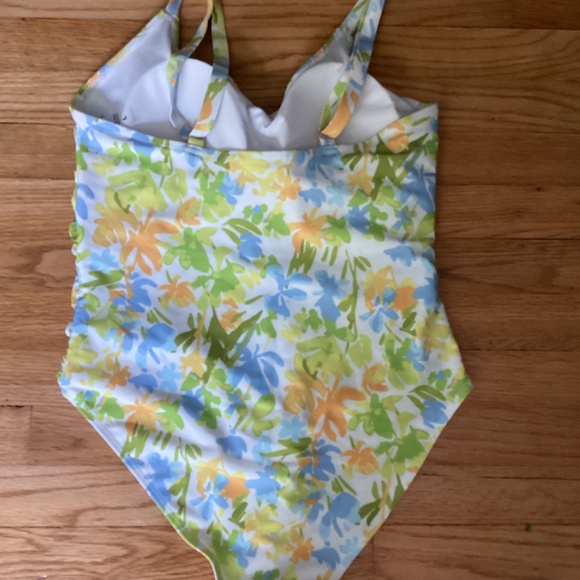 Women’s one piece swimsuit - Picture 4 of 7